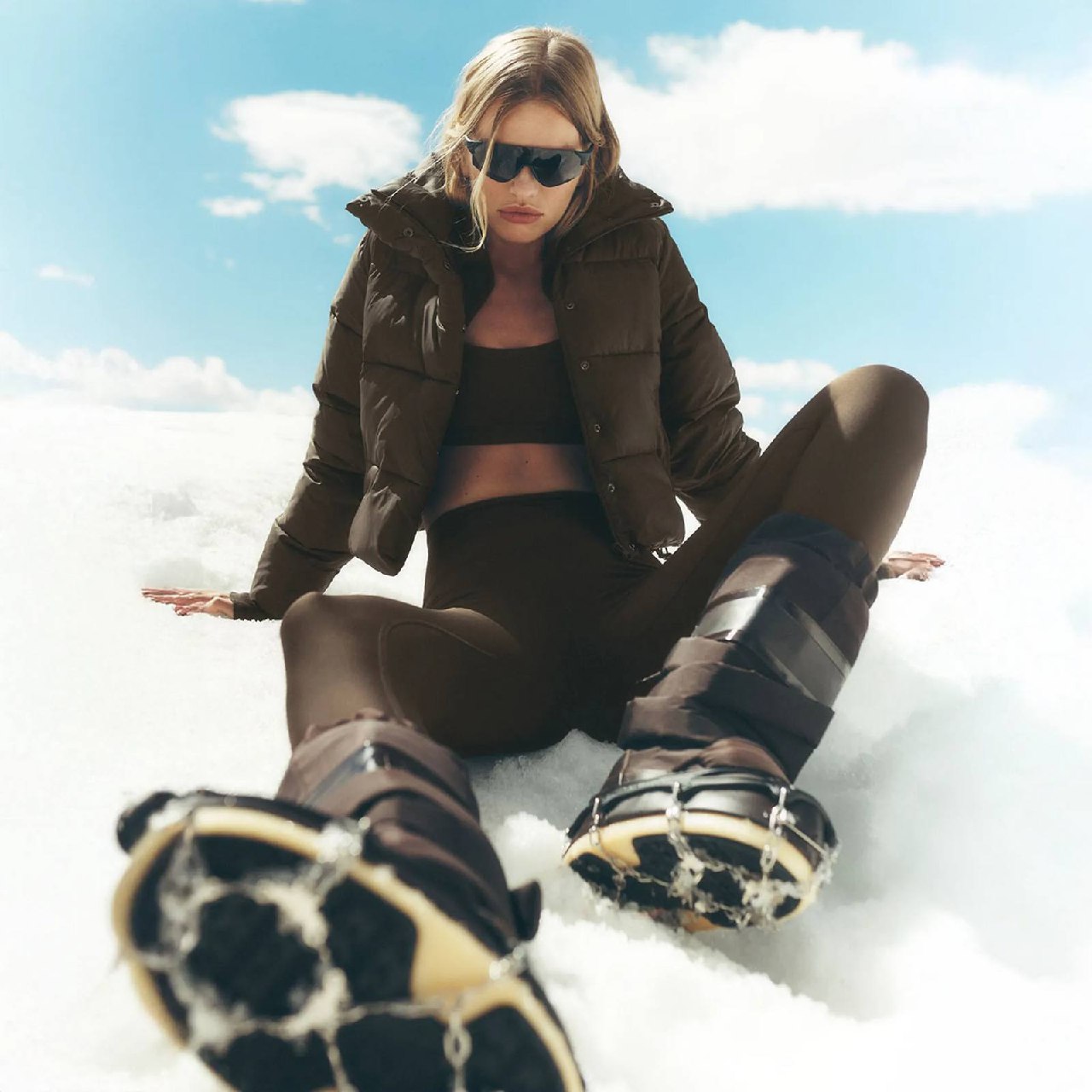 Alo Пуховик Alo Yoga Cropped Puffer Jacket