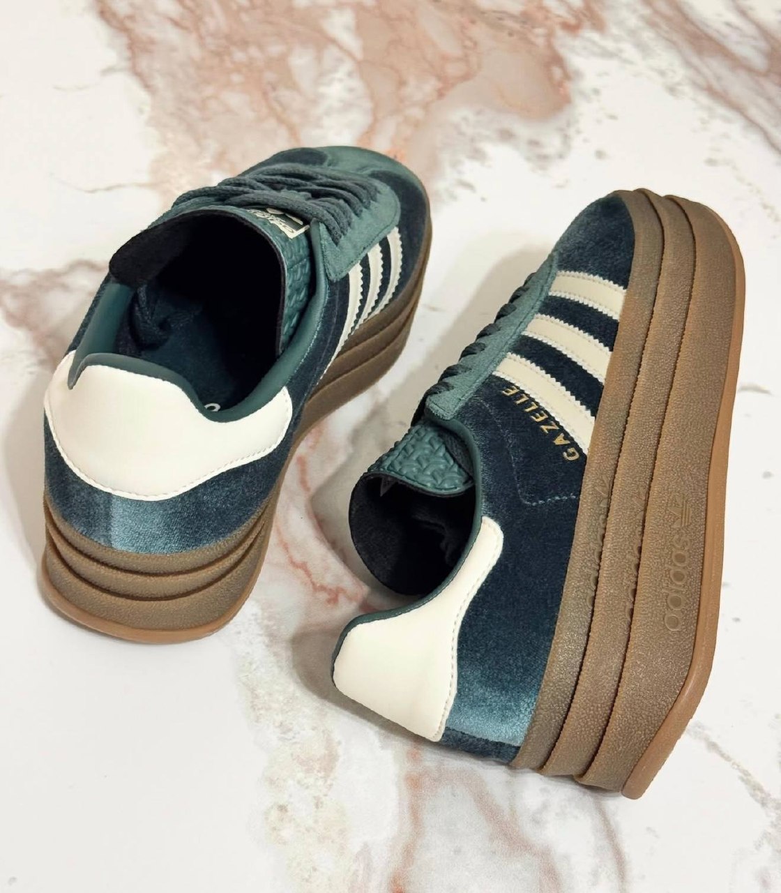 Adidas Жіночі кросівки Adidas Gazelle Bold
