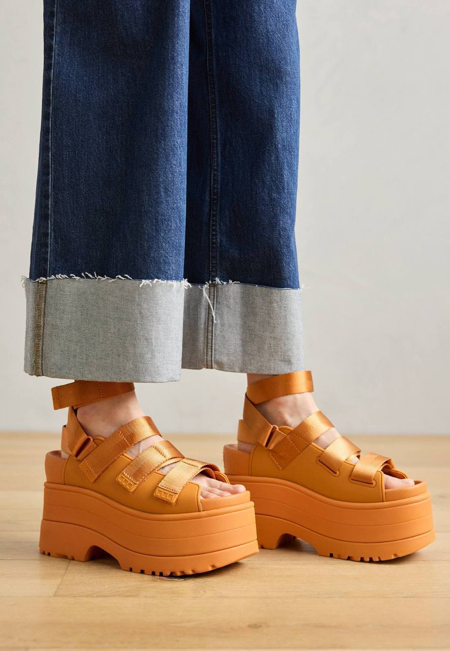 UGG Жіночі сандалі UGG Goldenrise