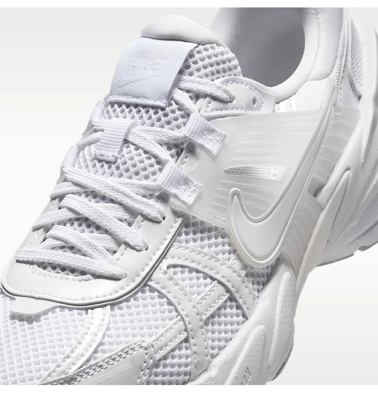 Nike Кросівки Nike V2K Run White