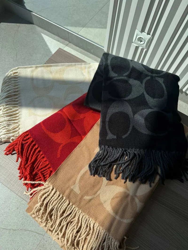 Coach Шарф Coach Reversible Signature Muffler