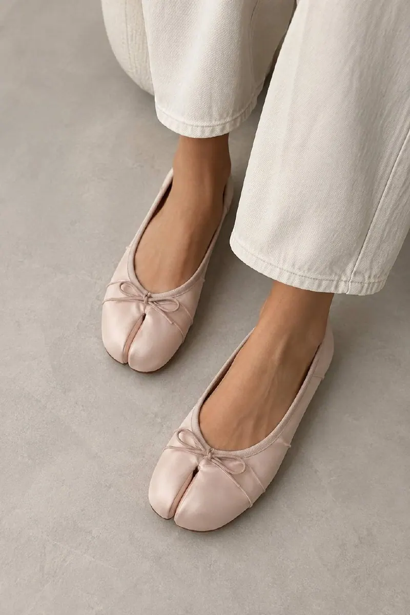 Maison Margiela Maison Margiela Tabi Satin Ballerina