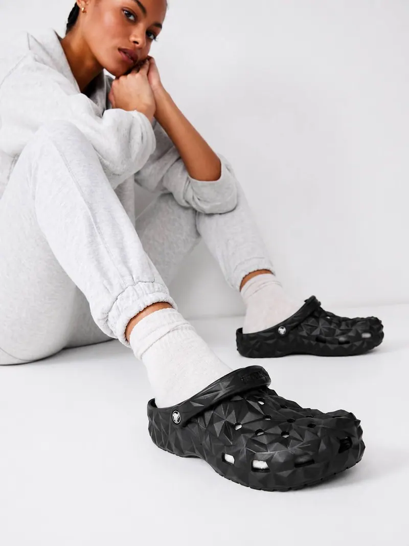 Сабо Crocs Classic Geometric Clog Сабо Crocs Classic Geometric Clog